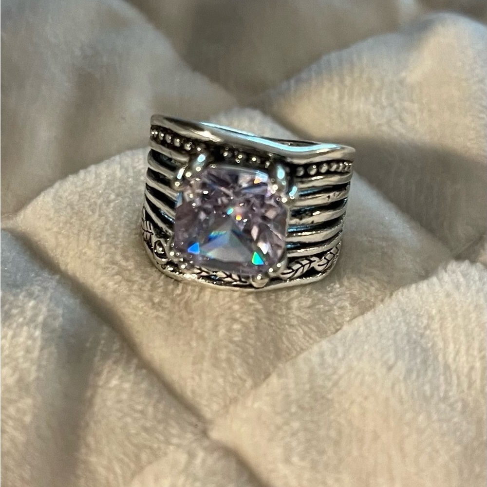 🌟Elegant Silver Ring with Purple Gemstone size 6 NWOT